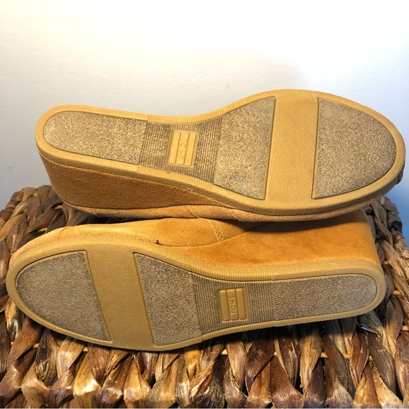 Toms | Desert Suede Lace-up Wedge Heel Bootie | Size 9 - Picture 13 of 13